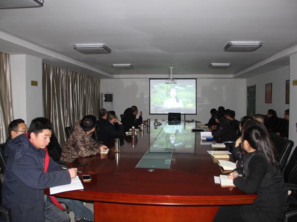 學(xué)時代楷模  學(xué)先進事跡 新能源公司黨支部組織召開“主題黨日活動”