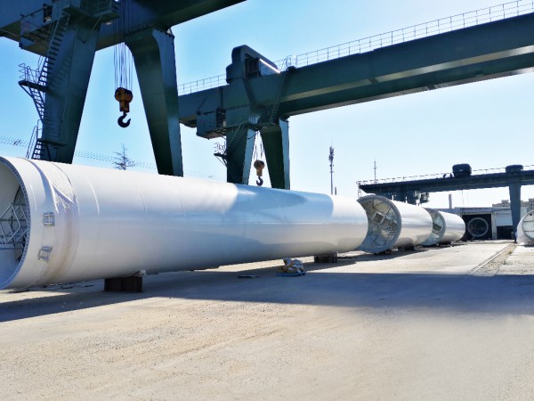 新能源公司風(fēng)電項(xiàng)目促生產(chǎn)、搶工期