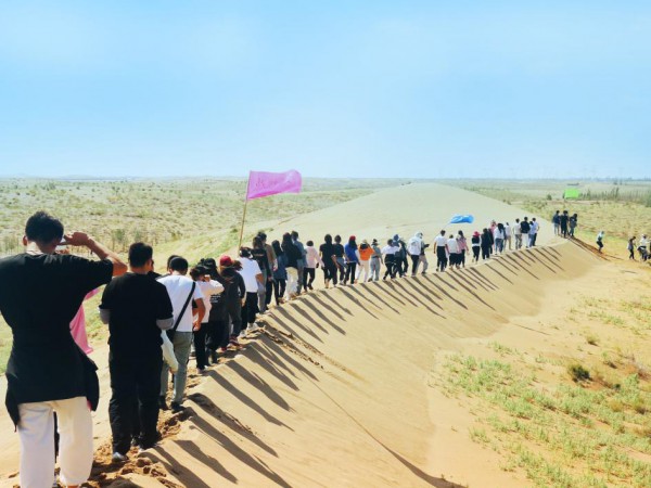 甘肅建投新能源公司沙漠研學(xué)旅行基地 舉辦“凝心聚力·激揚(yáng)青春”主題團(tuán)建活動(dòng) 甘肅建投新能源公司沙漠研學(xué)旅行基地 舉辦“凝心聚力·激揚(yáng)青春”主題團(tuán)建活動(dòng)