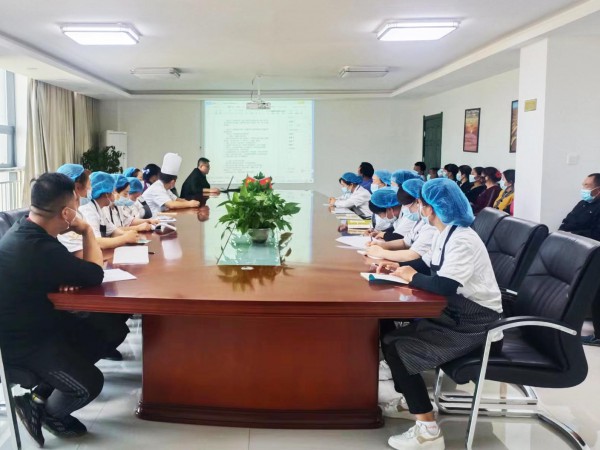 安全教育落實(shí)處 安全教育記心中 ——新能源公司組織開展安全教育培訓(xùn) 安全教育落實(shí)處 安全教育記心中 ——新能源公司組織開展安全教育培訓(xùn)