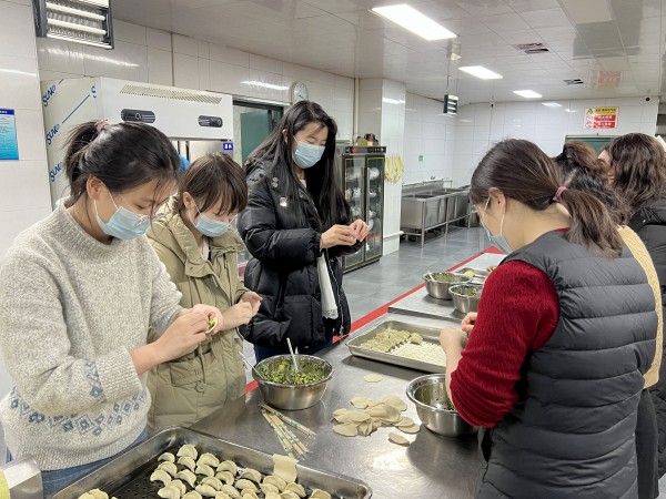 冬至餃子香，情深意更濃——新能源公司開展冬至包餃子活動
