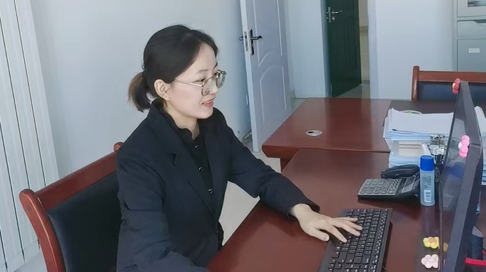 財(cái)務(wù)戰(zhàn)線上的紅色守護(hù)者——記甘肅建投新能源公司2024年度優(yōu)秀共產(chǎn)黨員 劉杰