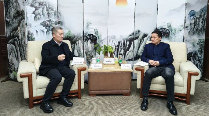 甘肅建投新能源公司黨委書(shū)記、董事長(zhǎng)趙琰森一行拜訪(fǎng)重慶能源投資集團(tuán)有限公司